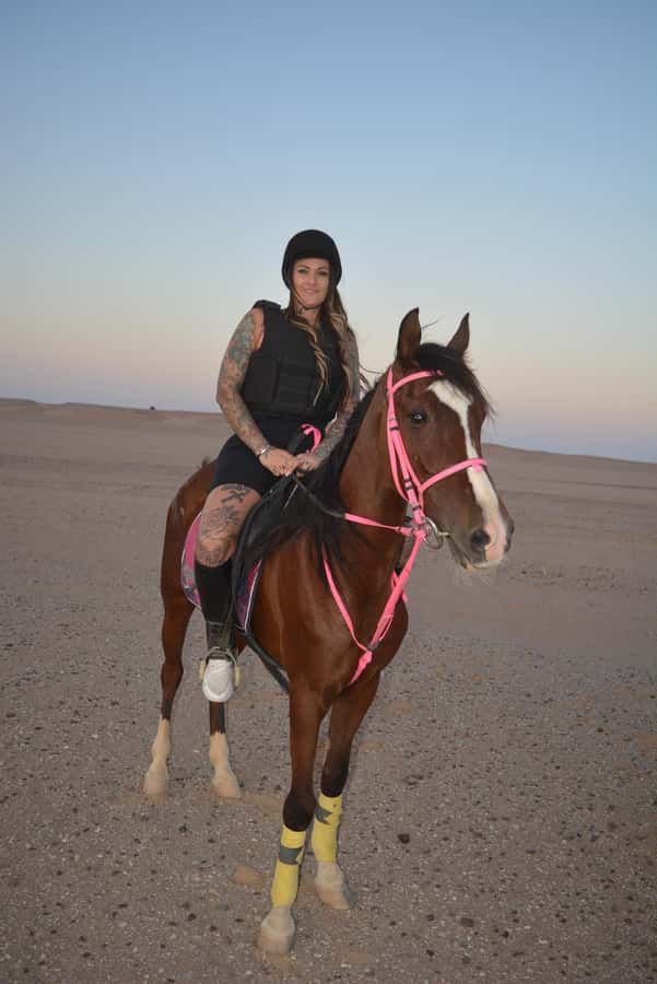 Hurghada: Horse Ride, BBQ Dinner, and Stargazing - Dinner at the oasis