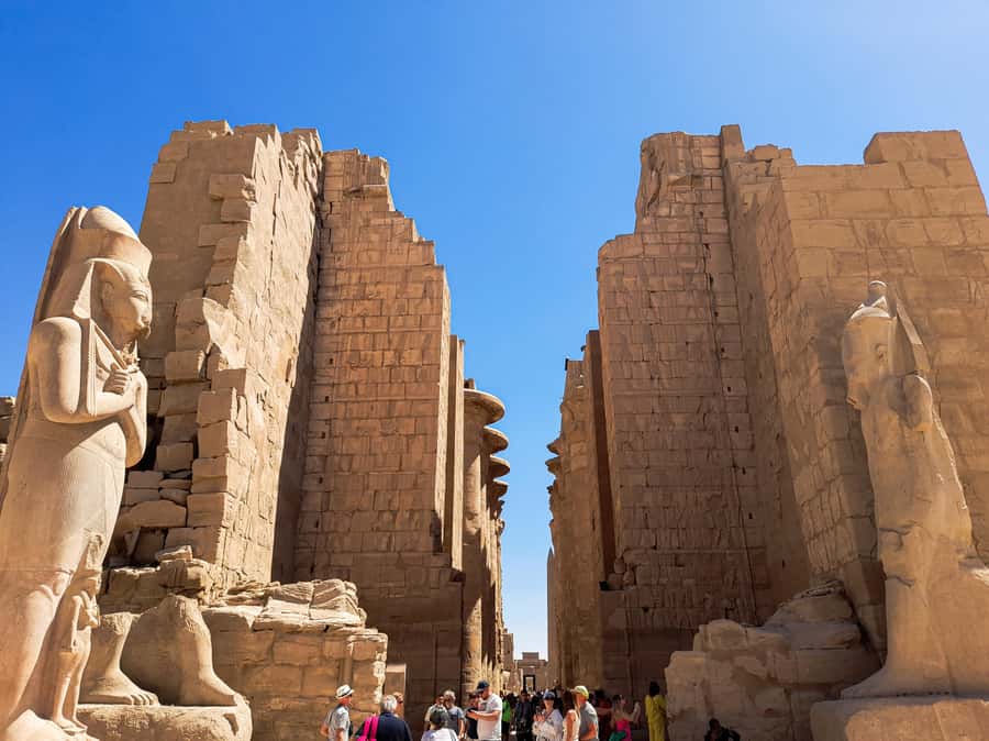 Hurghada: Luxor Highlights All-Inclusive Tour & Balloon Ride - What $300 includes, and what it does not