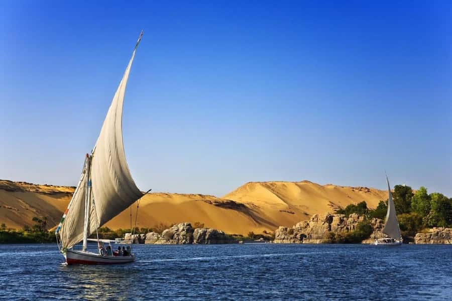 Hurghada: Luxor Highlights & King Tut Tomb Tour with Lunch - Hatshepsut’s three terraces