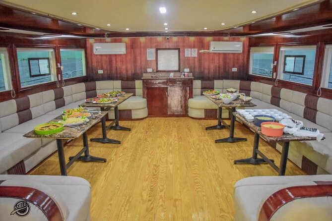 Hurghada: Luxury Cruise to Orange Bay & Hula Hula Island. - What the high-standard boat adds