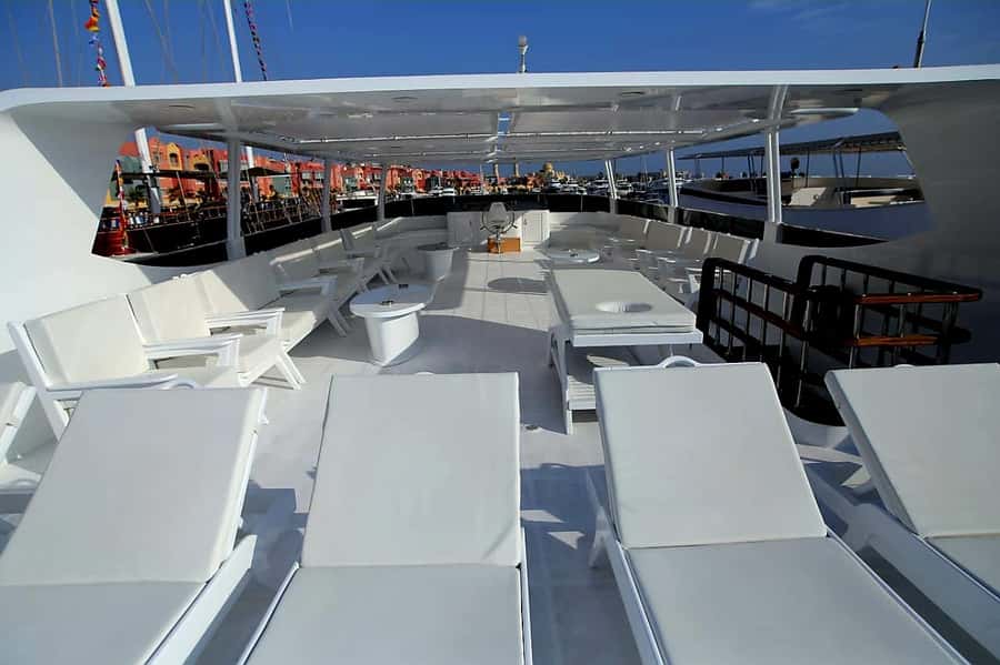 Hurghada: Luxury Cruise Trip to Orange Bay with Lunch - Orange Bay before the crowds