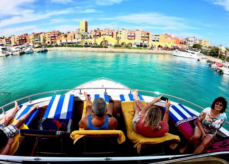 Hurghada: Luxury Orange Bay Cruise with Lunch and Pickup - Sailing toward Orange Bay and Giftun Island