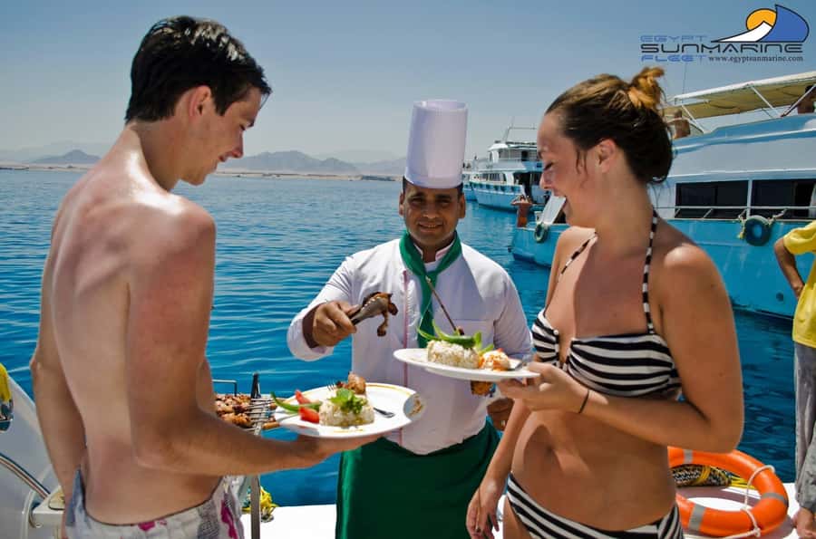 Hurghada: Luxury Orange Bay Cruise with Lunch and Pickup - How long the day feels