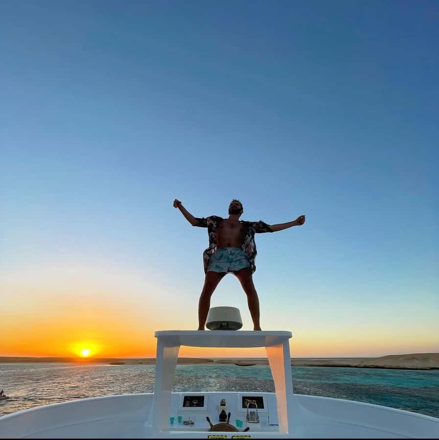 Hurghada: Luxury Yacht Trip with Personal Crew and Chef - Sunset from the Red Sea