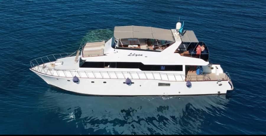 Hurghada: Luxury Yacht Trip with Personal Crew and Chef - Lunch cooked onboard by your own chef