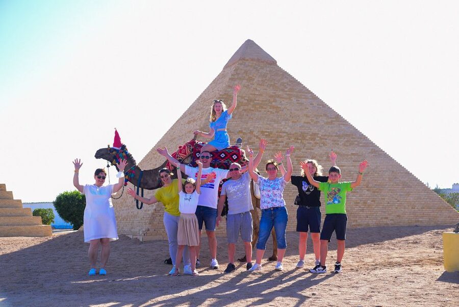Hurghada: Mini Egypt Park Entry Ticket, Tour, and Transfers - Karnak and Luxor in a short walk