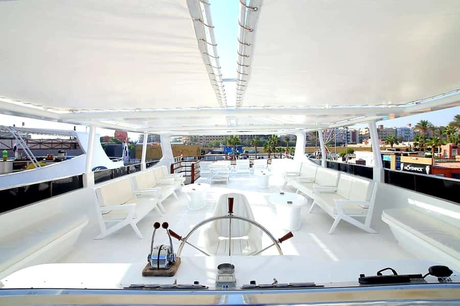 Hurghada: Orange & Giftun Island Cruise with Massage & Lunch - The massage is a welcome change of pace
