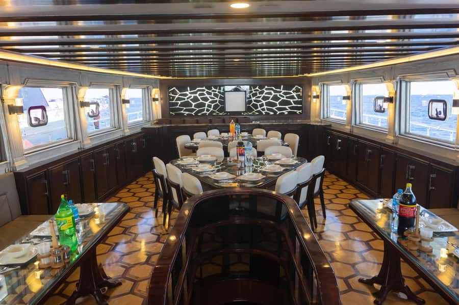 Hurghada: Orange & Giftun Island Cruise with Massage & Lunch - What to pack for comfort