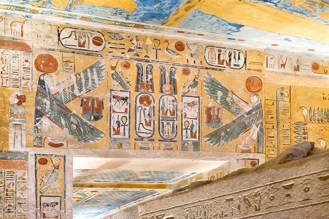 Hurghada: Over Day Tour to Luxor & Balloon Ride & Felucca - The long road from Hurghada to Luxor