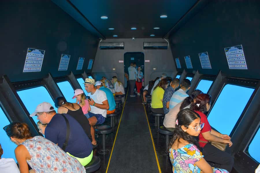 Hurghada: Panoramic Semi-Submarine Cruise with Snorkeling - How the crew shapes the day