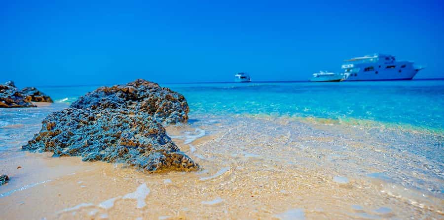 Hurghada: Paradise Island Yacht Cruise, Lunch & Snorkeling - Guided snorkeling over Red Sea coral