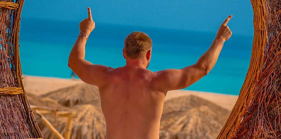 Hurghada: Paradise Island Yacht Cruise, Lunch & Snorkeling - Lunch, drinks, and the restaurant stop