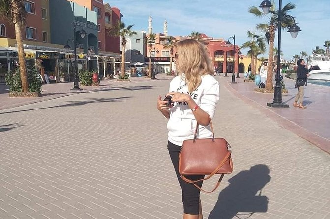 Hurghada Private Guided City Tour with Shopping - Downtown streets, bazaars, and the shopping question