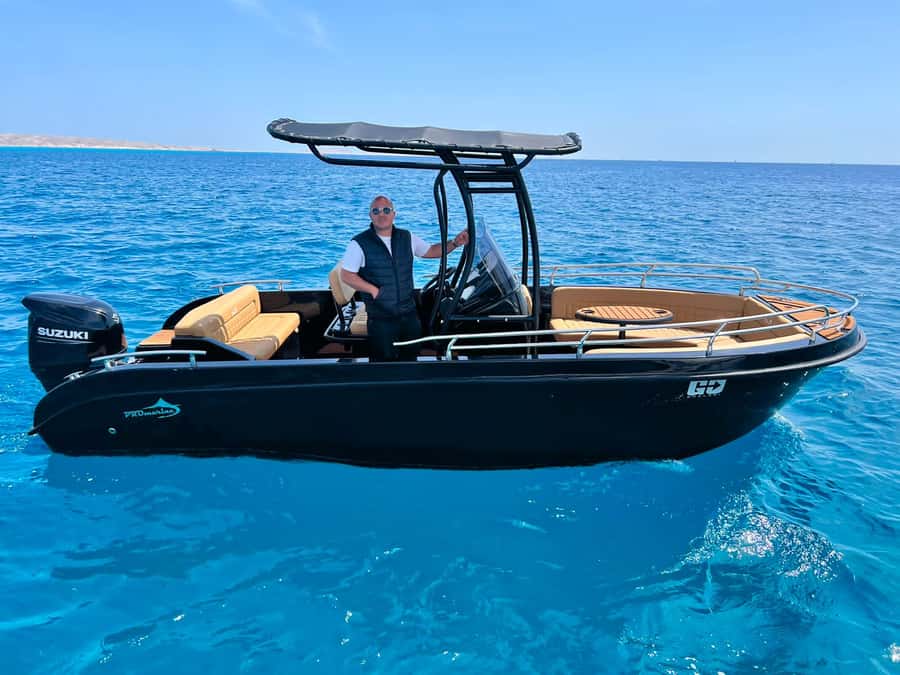 Hurghada: Private Speedboat Adventure with Snacks & Pick-up - Key points at a glance