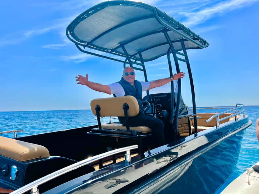 Hurghada: Private Speedboat Adventure with Snacks & Pick-up - Hotel pickup requires careful timing