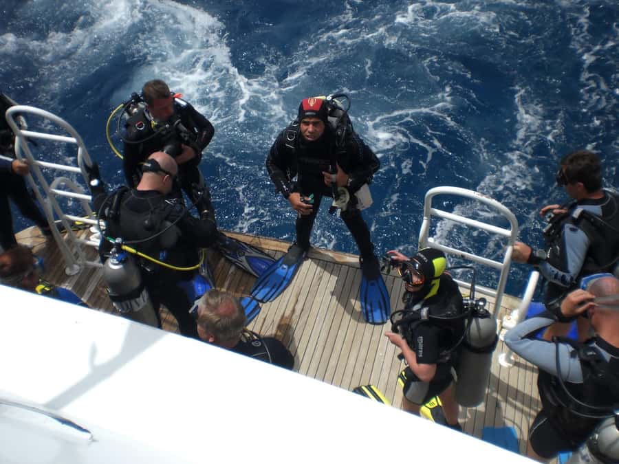 Hurghada, Professionals Diving in Open Water Tour with Lunch - Lunch on board after the first session