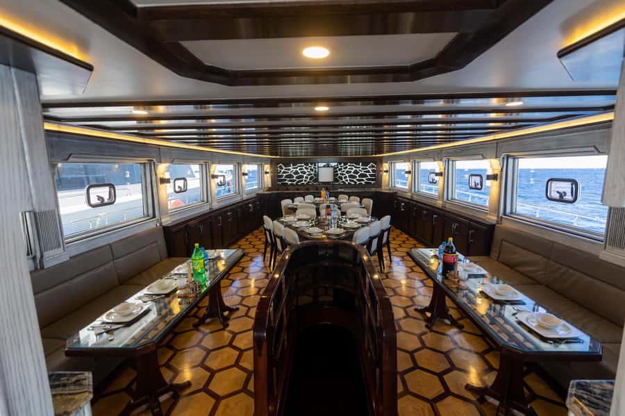 Hurghada: Royal Luxury VIP Cruise to Orange Bay with Lunch - Massage, open water, and the luxury claim