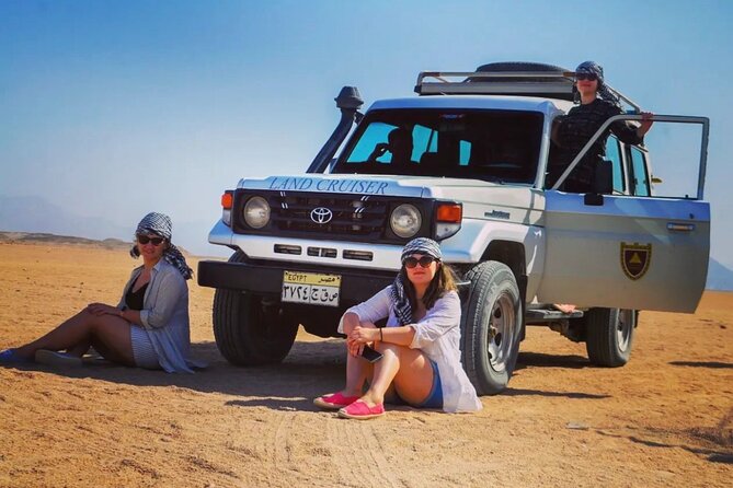 Hurghada: Safari 4x4 Jeep, Camel Ride, Dinner & Star Watching - Barbecue dinner under the open sky