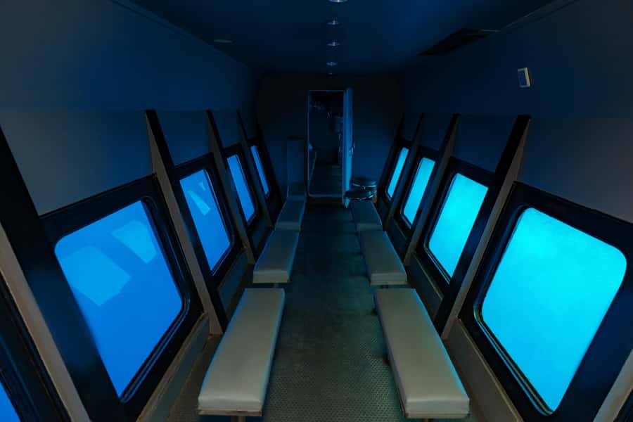 Hurghada: Semi-Submarine Boat Tour w/ Snorkeling & Transfer - The underwater viewing cabin