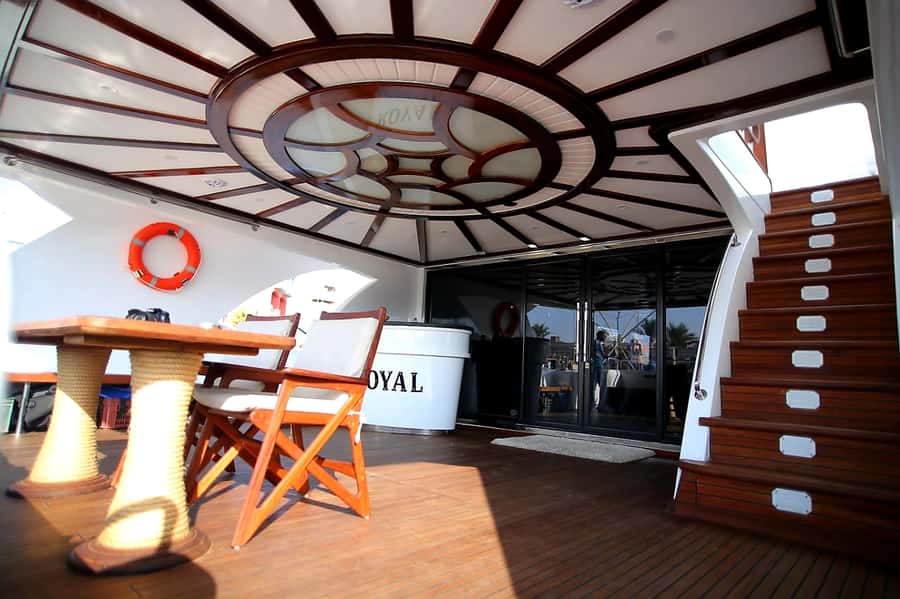 Hurghada: Snorkeling 6 x 1 to Orange Bay w Diving & Massage - Two snorkeling stops with close water support