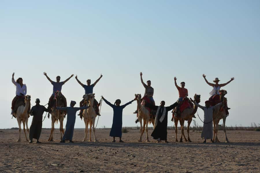 Hurghada: Sunset Camel Ride with Dinner - One hour on camelback through desert valleys
