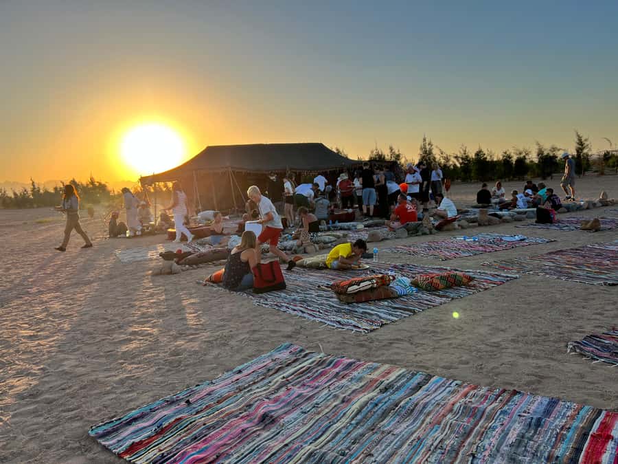 Hurghada: Sunset Camel Ride with Dinner - Dinner at the oasis