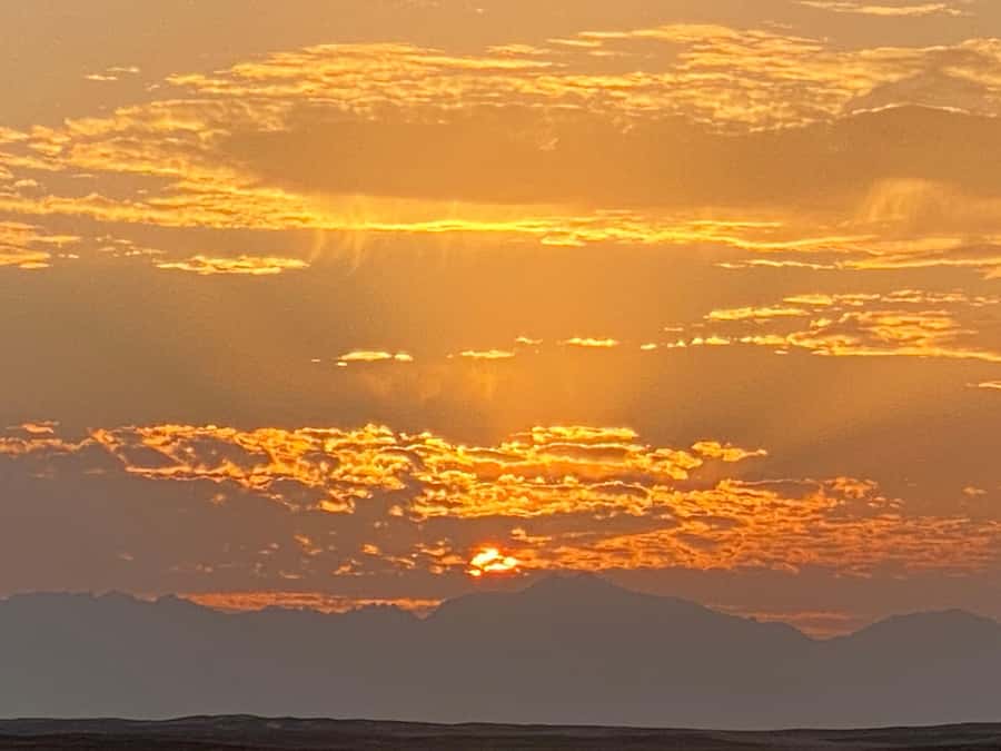 Hurghada: Sunset Camel Ride with Dinner - Tea, bread, and a look at desert life