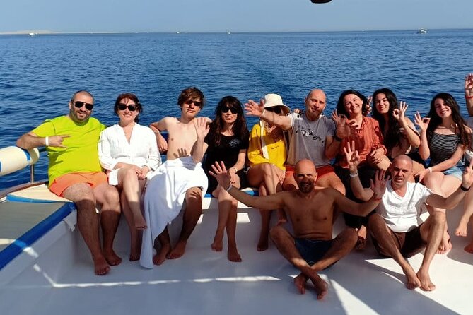 Intro Diving 2 Stops For Beginners with Pick-up and Lunch - Hurghada - The break between sessions and life on the boat