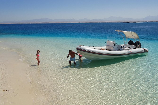 Islands & Snorkeling Private Tour in Hurghada - Leaving Hurghada and reaching Magawish Island