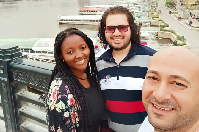 Local Oriental Food Tour from Cairo or Giza hotels - Tahrir Square and the Egyptian Museum from outside