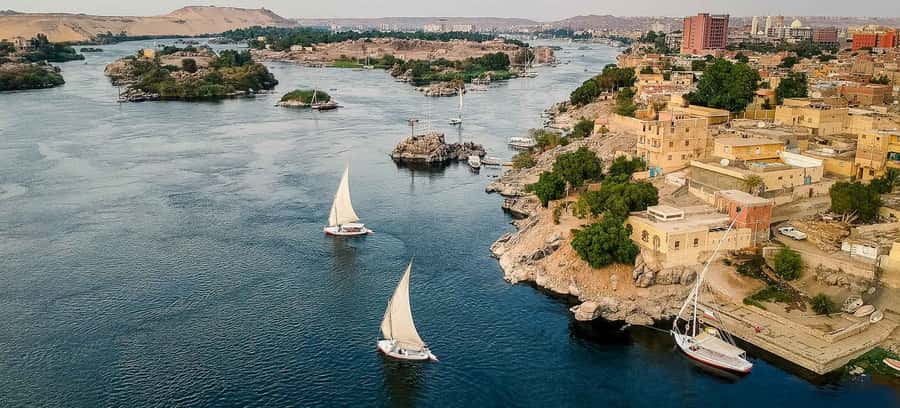 Luxor: 5 Days Nile Cruise with Guided Tours & Abu Simbel - Why a Nile cruise works so well