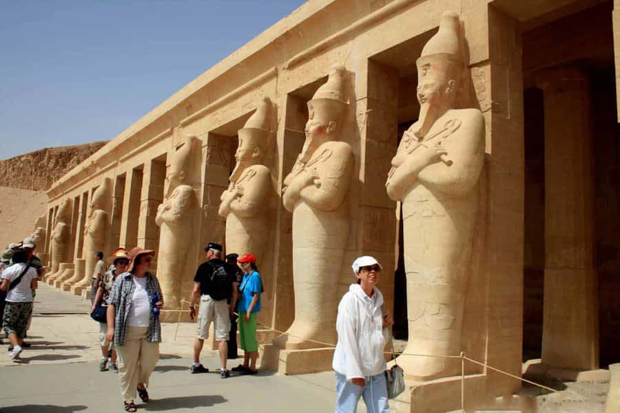 Luxor: 5 Days Nile Cruise with Guided Tours & Abu Simbel - The boat, meals, and onboard comfort