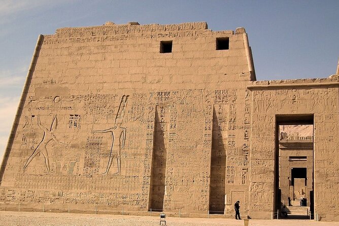 Luxor Day Tour: Explore Valley of Kings, Queens, Hatshepsut& More - Colossi of Memnon: a quick stop with a huge view
