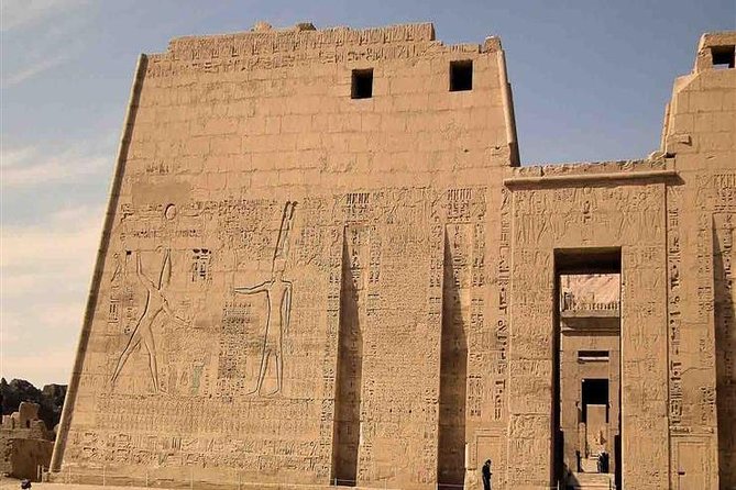 Luxor Day Tour: Valley of Kings & Queens & Hatchepsut Temples - Valley of the Kings: the day’s main event