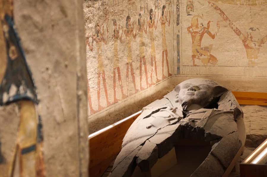 Luxor Day Trip from Hurghada Small Group & Tutankhamun Tomb - Lunch in Luxor and the Nile crossing