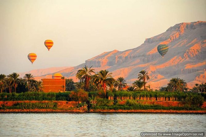 Luxor Day Trip from Marsa alam (Private) - Five minutes at the Colossi of Memnon