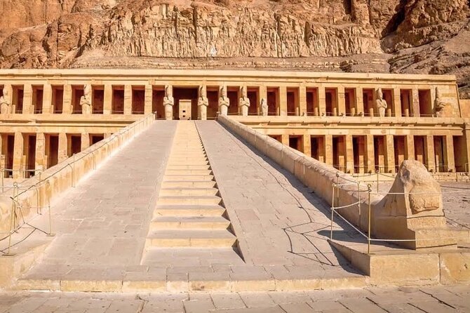 Luxor : Full Day Tour to Luxor West and East Banks & Lunch - The Colossi of Memnon in 30 minutes