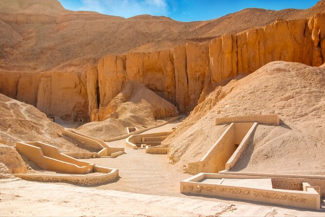 Luxor Half-day Valley of the King &Hatshpsut and Memnon - The Colossi of Memnon, a quick but worthwhile stop