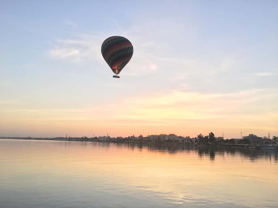 Luxor: Hot Air Balloon Ride over the Valley of the Kings - Landing in an open field or desert