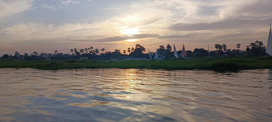 Luxor: Nile River Private Sunset Felucca Ride - Sailing, towing, and the weather question