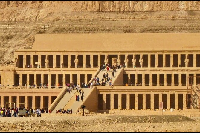 Luxor Private Day Trip from Cairo by Plane - Lunch, water, and the private format
