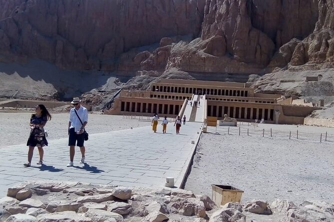 Luxor private excursion from Hurghada Makadi Bay Soma Bay Sahl Hasheesh Elgouna - Colossi of Memnon: a brief look at giant statues