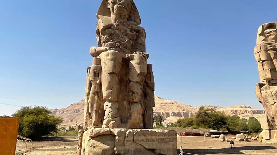 Luxor: Valley of the Kings and Hatshepsut Temple Day Tour - Entering the Valley of the Kings