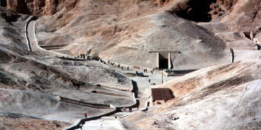 Luxor: Valley of the Kings and Queens Guided Tour with Lunch - What the $40 price really covers