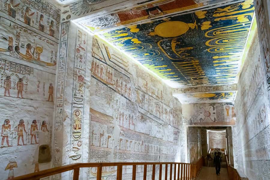Luxor: West and East Banks All-Inclusive Tour & Balloon Ride - Luxor Temple brings the story into the city