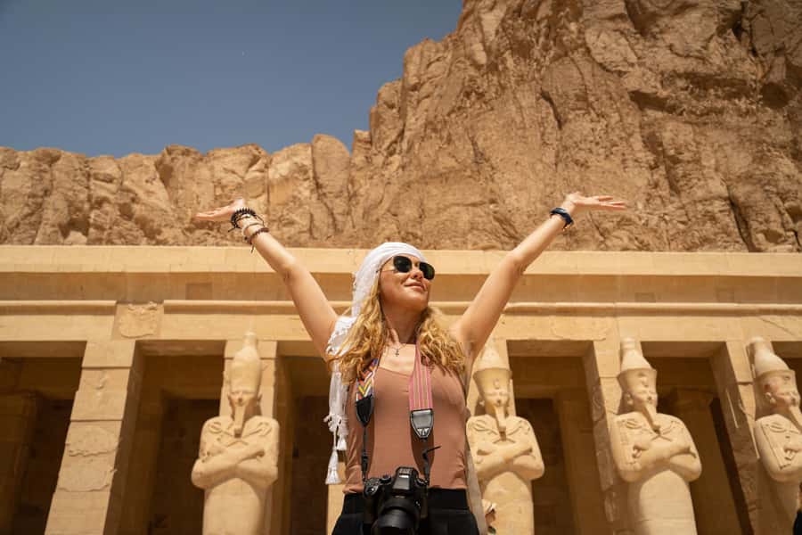 Luxor: West Bank Kings and Queens All-Inclusive Tour & Lunch - Valley of the Queens and the extra cost of Nefertari