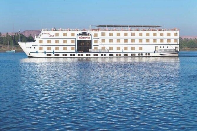 Luxury Cairo Nile Dinner Cruise and Show - Nile Maxim Cruise - Dinner with Egyptian favorites and international choices