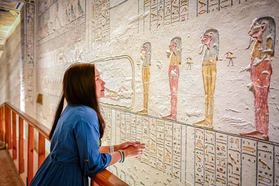 Marsa Alam: Valley of the Kings & Karnak Temples Luxor Tour - Lunch in Luxor, with drinks extra