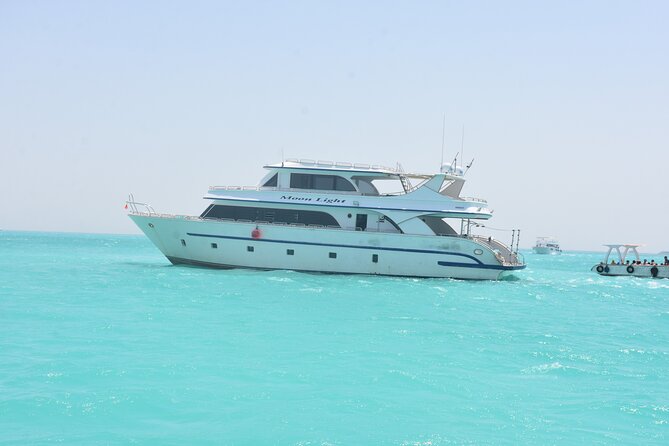 Orange Bay Island Tour - Morning pickup and the first hours on the water