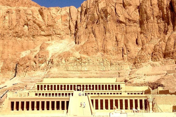 Package deal Hot Air Balloon Ride & Full Day Luxor Tour w/Guide Lunch - Colossi of Memnon: a quick but worthwhile stop